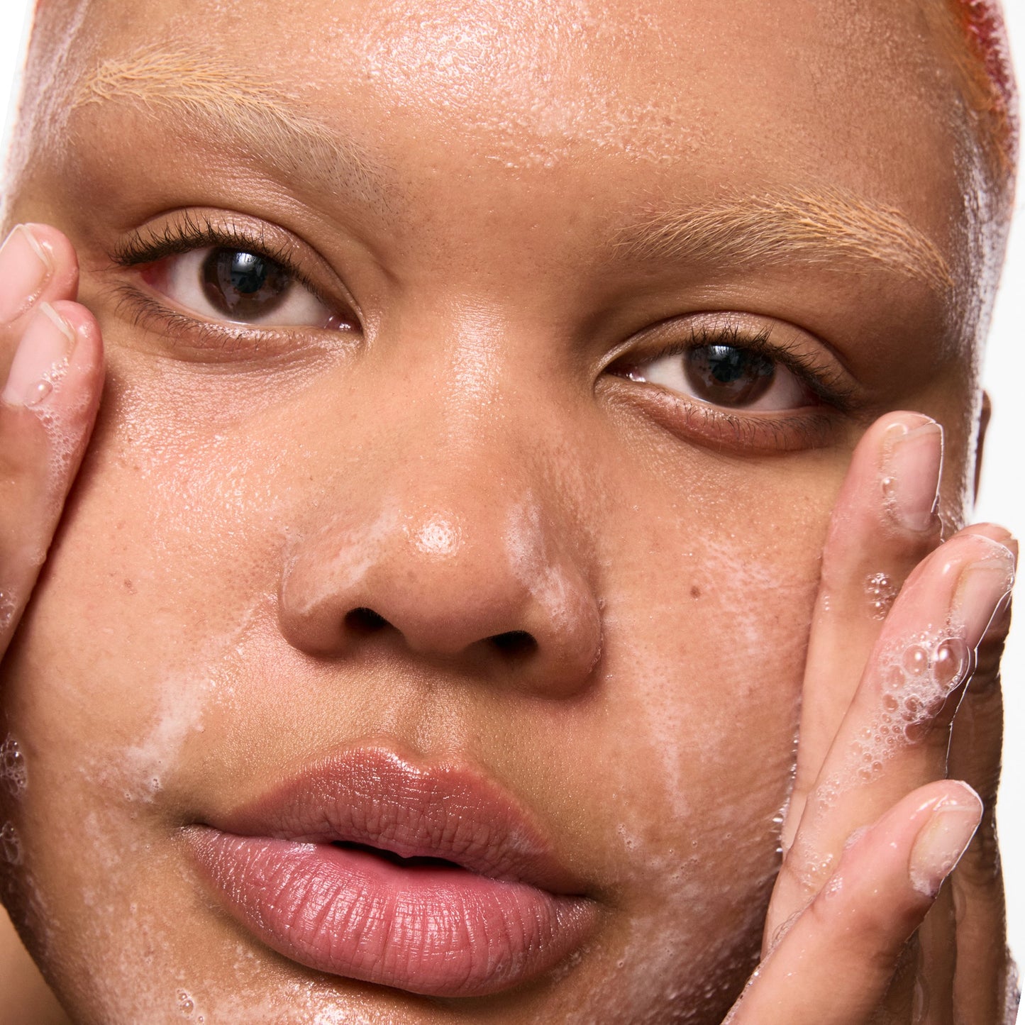 salicylic-acid-cleanser-duo-c7 Omega50_Model_2000x2000-1_ce0a3018-d6f0-4ed9-a17d-0096b80b29f6.jpg